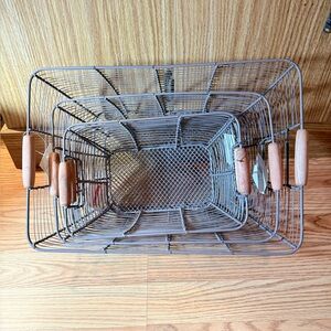 4 NWT Everyday Living brand basic storage wire baskets with wooden handles